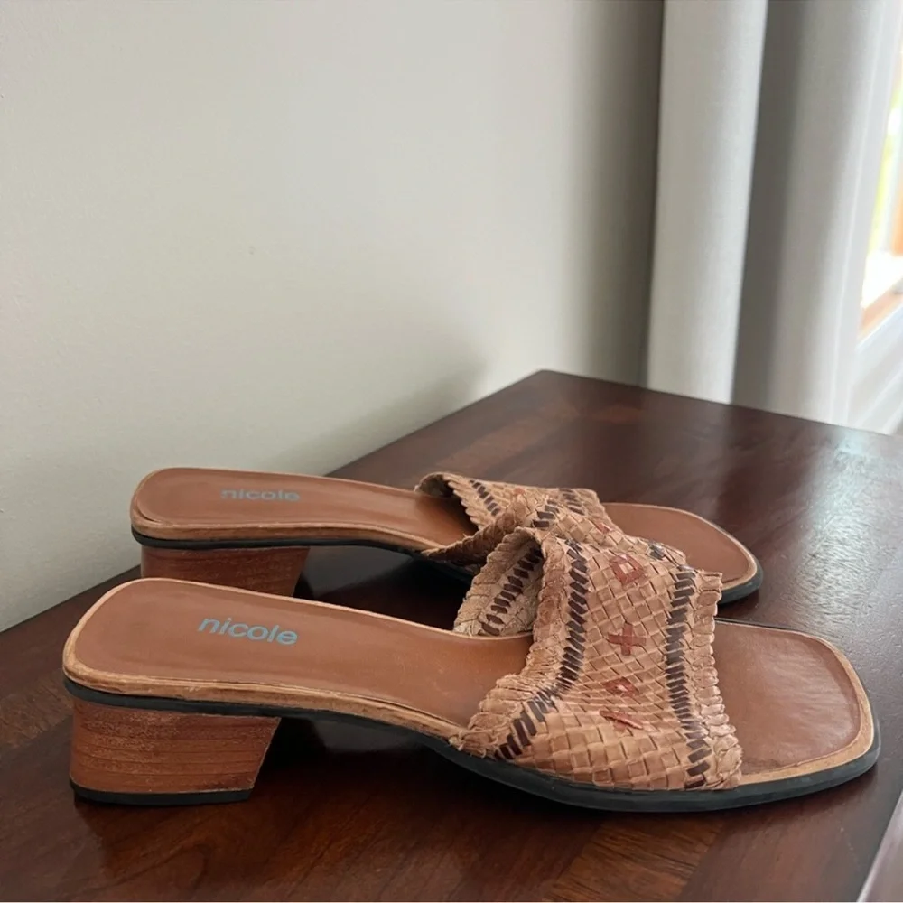 Nicole Vintage Tan Woven Slide Sandals Short Heel Size 8M